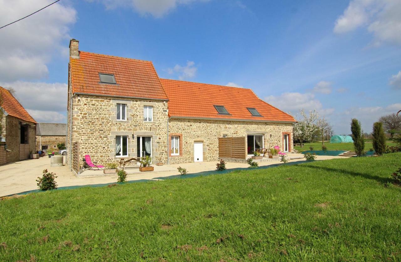 La Ferme D' Emerentine Bacilly Exterior foto